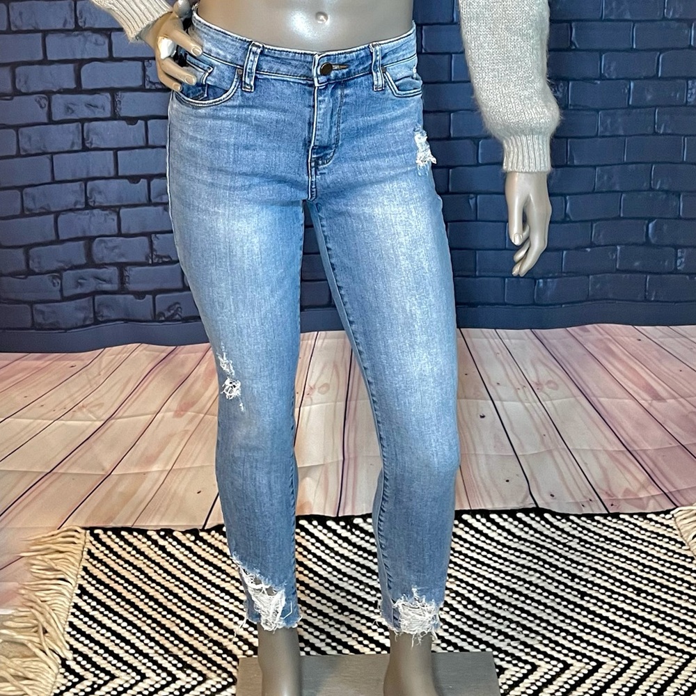 BP distressed, frayed/deconstructed bottom, denim blue Jeans